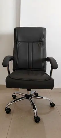 Premium Executive Office Chair – Excellent condition