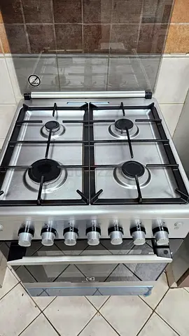 Electrolux 4 gas burners 60 x 60 cm Freestanding