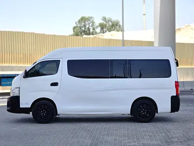 Nissan Urvan // Automatic gear // Hiroof // Full seats // Good conditions
