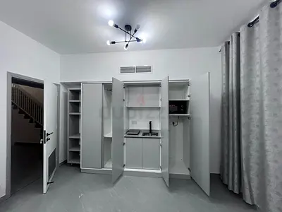 Big studio in jumirah 2