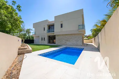 Corner Villa | Private Pool | Ultra Luxury 6 Bed