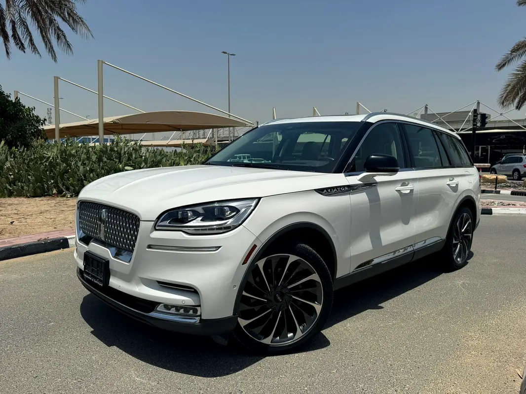 Lincoln Aviator 2023 — photo 1 of 16