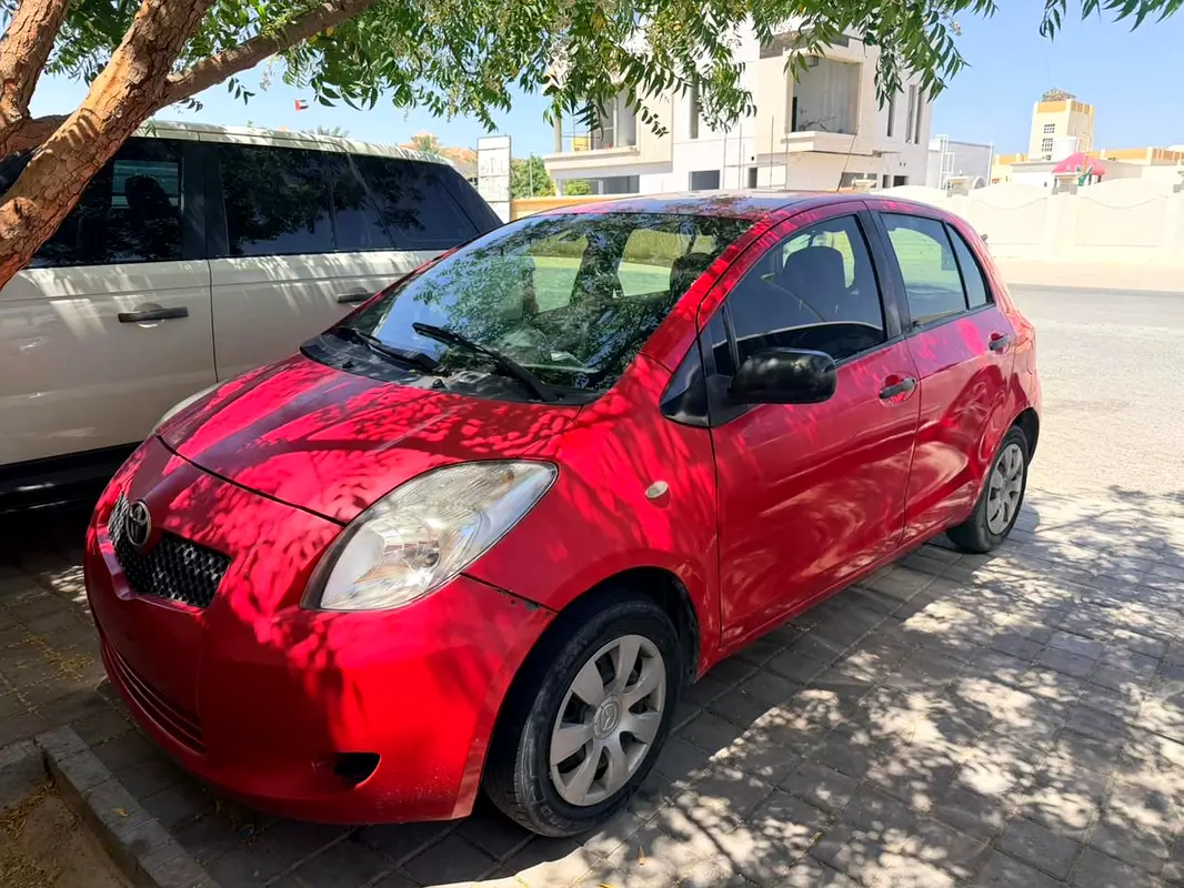 Toyota Yaris 2007 — photo 1 of 2