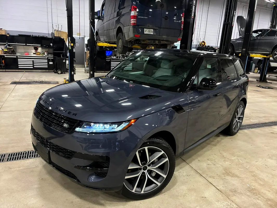 Land Rover Range Rover Sport 2026 — photo 1 of 10