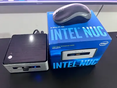 Intel NUC Pc with wireless mouse