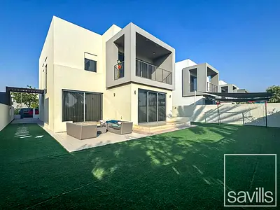 Rare Layout | Single Row | Landscaped