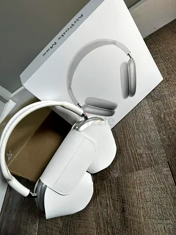 Apple AirPods Max - Excellent Condition with Box