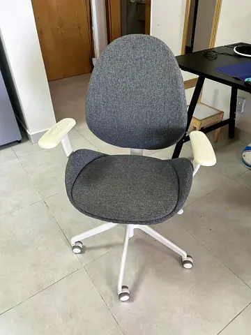 Ikea HATTEFJÄLL - Comfortable Grey Ergonomic Office Chair with Armrests and Wheels