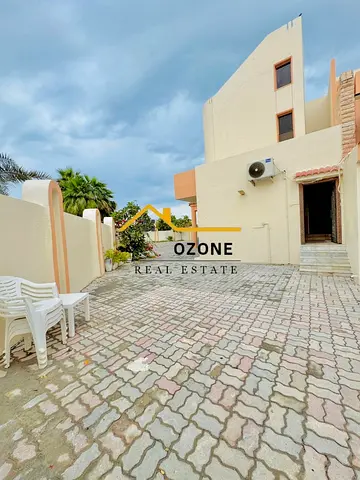 Wow very good villa near here beach 5 br 2 majis saprit maid room on the road villa good location