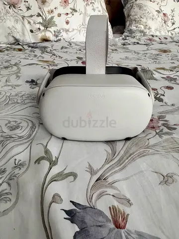 Meta/Oculus Quest 2 VR Headset (Good Condition)