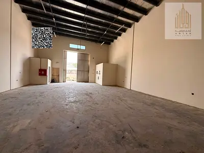 مستودع صناعي للإيجار في الجرف الصناعية – عجمان موقع استراتيجي مباشر على الشارع الرئيسي  فرصة مميزة لاستئجار مستودع عملي وجاهز للتشغيل في منطقة الجرف ا