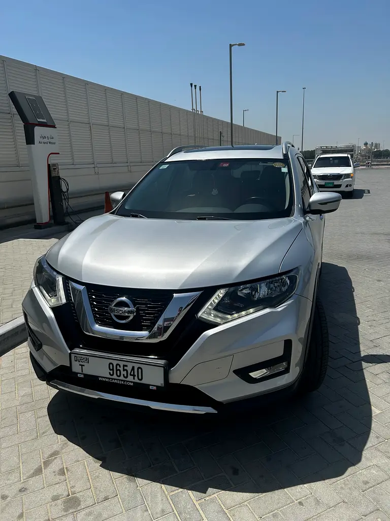 Nissan X-Trail 2018 — photo 1 of 9