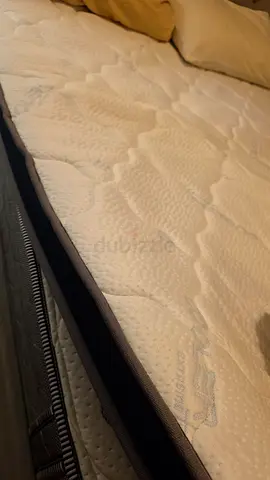 Comfortable Mattress topper with cooling gel and never used