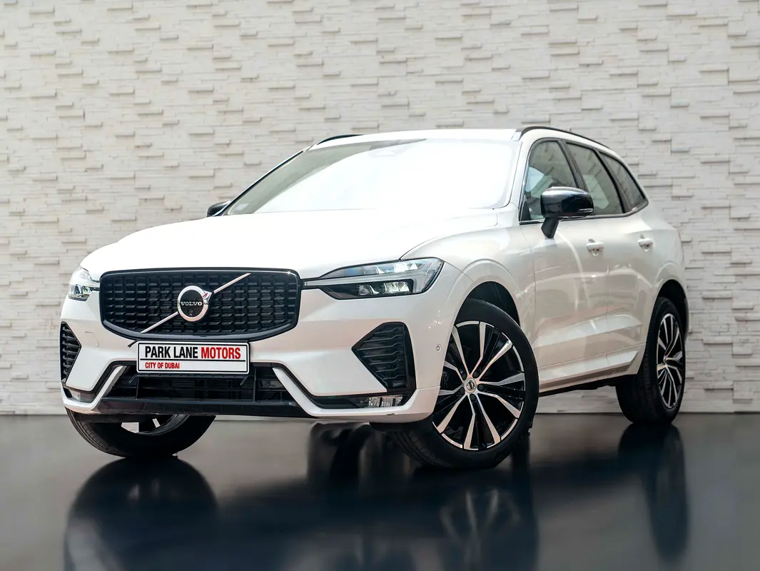 Volvo XC60 2024 — photo 1 of 19