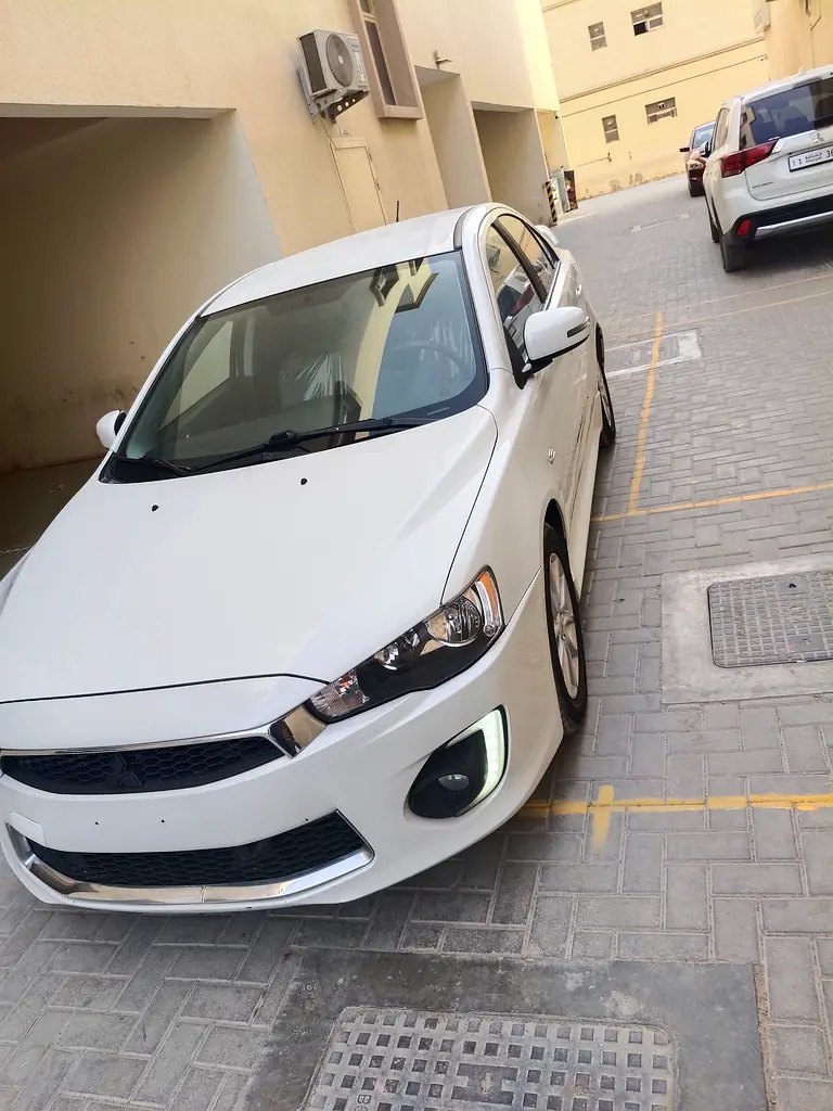 Mitsubishi Lancer 2016 — photo 1 of 5
