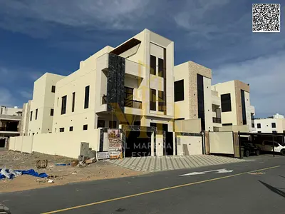 Two-story villa with a roof terrace, located close to amenities, at a great price (negotiable).