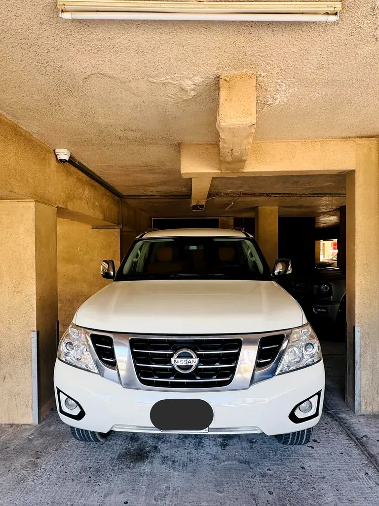 Nissan Patrol 2019 — photo 1 of 12