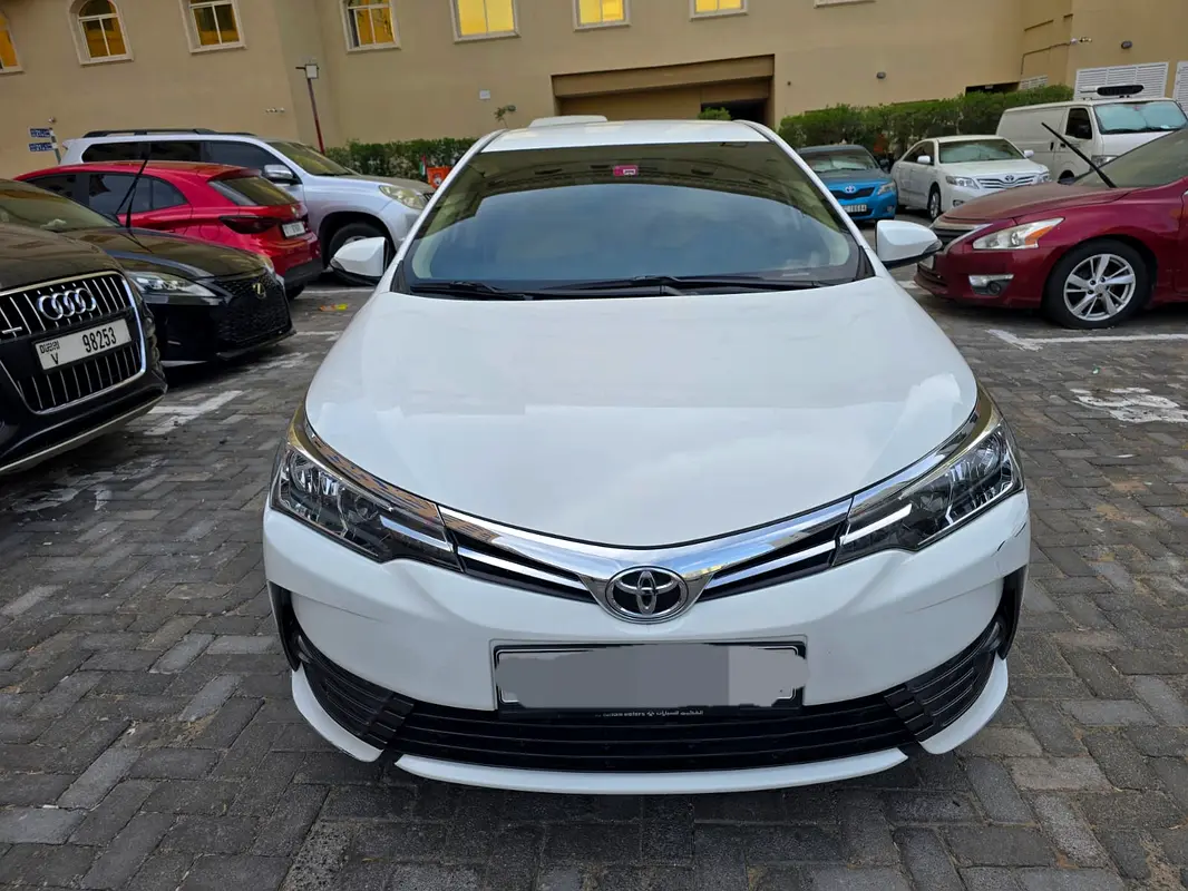 Toyota Corolla 2019 — photo 1 of 10