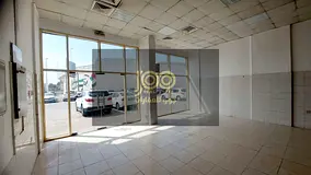 Shop for annual rent in the old industrial area