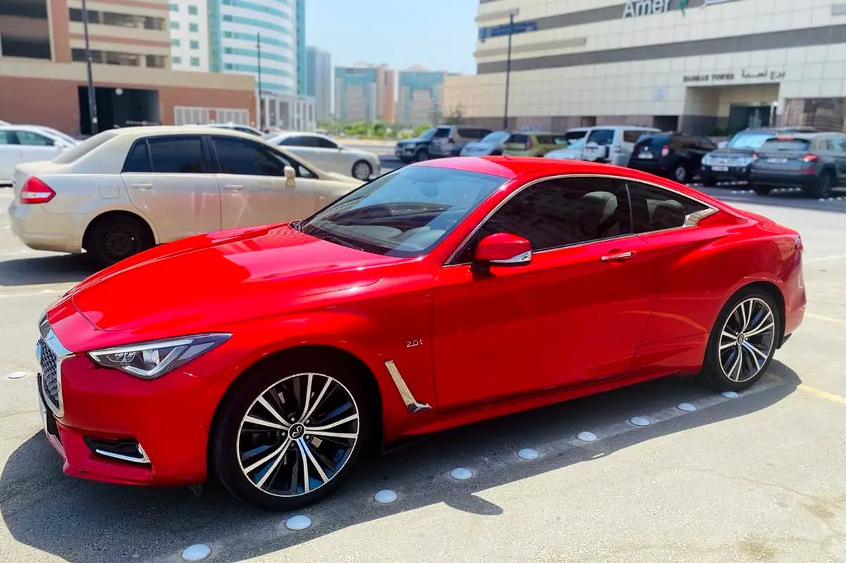 Infiniti Q60 2020 — photo 1 of 8