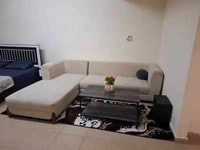 ارقى استوديو مفروش للبيع فى عجمان | مفروش | حمام ممتاز | مطبخ مجهز | فرش نظيف | مفروش بالكامل | عائد استثمار ممتاز | مؤجر بالفعل | موقع مميز فى عجمان
