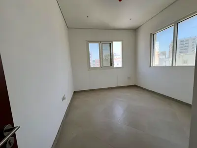 أول ساكن+تشطيب حديث+مساحة واسعة+تسهيل سداد+تأمين شيك+موقع مميز جدا