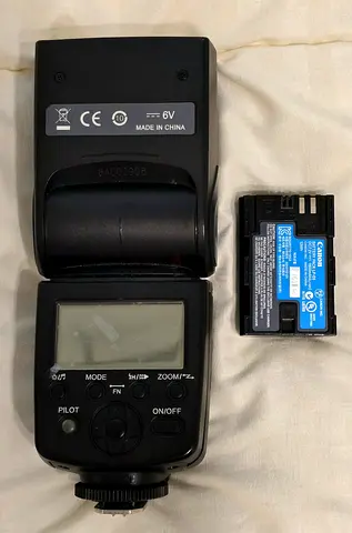 Yongnuo YNo AEX II Flash for Canon Canon+ LP-E Battery