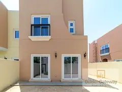Single Row| Vacant| on park L shape Garden