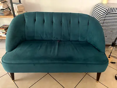 Teal Velvet 2-Seater Sofa - Compact Loveseat in Good Condition