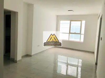 شقة راقية بمساحات واسعة وخزائن درسينج وموقع حيوي قريب من الخدمات والمطاعم في الحليو 2 عجمان