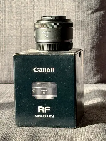 Canon RF 50mm f1.8