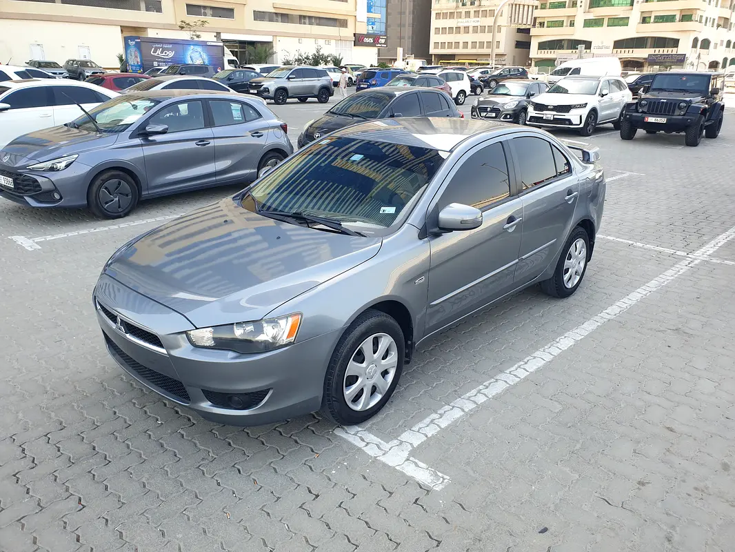 Mitsubishi Lancer 2015 — photo 1 of 12
