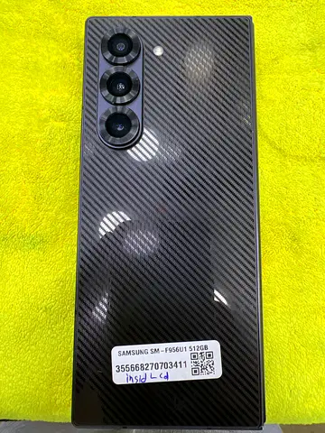 Samsung Galaxy fold6 (triple camera) - Good condition, with carbon-style case