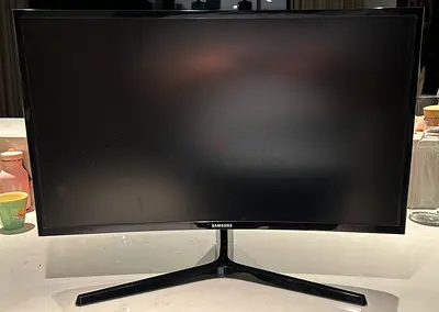 Samsung 27 Curved Monitor - very Good Working Condition