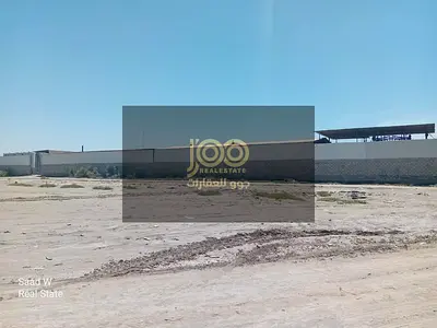 ✨🔥 للإيجار السنوي في أم القيوين – حوطة صناعية ضخمة 🔥✨ 🏭 فرصة مميزة للمستثمرين وأصحاب الورش والمخازن 📍 الموقع: أم القيوين – المنطقة الصناعية القديم