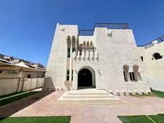 5BR VILLA | GARDEN | 2 KITCHENS | COVERED PARKING