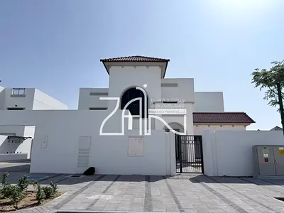 Corner 5BR+Maid Villa|Vacant |Large Layout