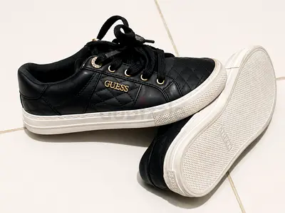 Black GUESS quilted leather sneakers, womens size (pre-owned)