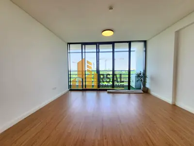 Close Kitchen 2 BR ● Laundry Room ● Very Spacious