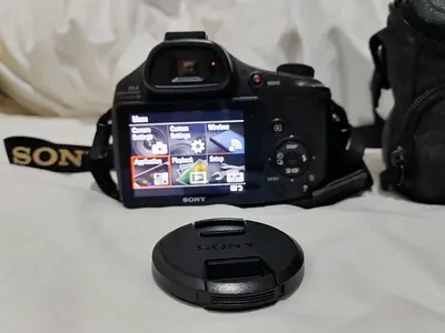 Sony Cyber-shot DSC-HX400V - 20.4MP Superzoom Camera (Excellent/Mint)