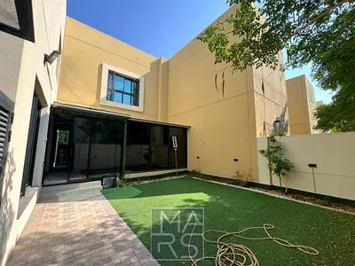 الحياة الفاخرة المستدامة | تاون هاوس فاخر من 4 غرف نوم متاح الآن