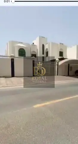 فرصة استثنائية | فيلا فاخرة في القادسية  6 غرف   + مصعد – ضاحية الحيرة | موقع مميز | تملك حر للمواطنين فقط
