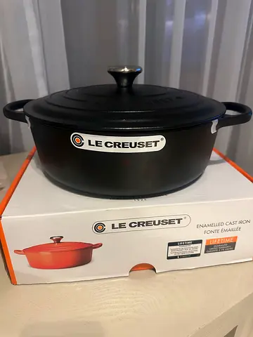 Le Creuset Cast Iron Casserole Pot (with box) - Excellent Condition