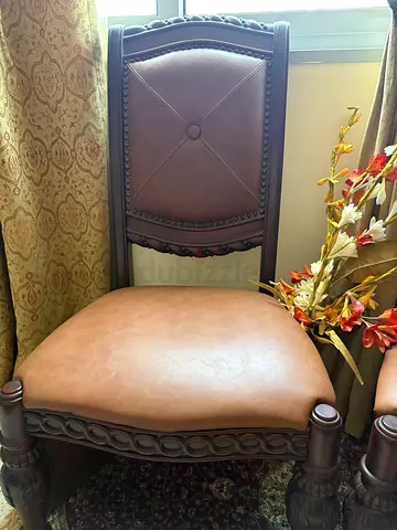 Sitting chairs