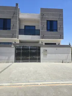 Luxury 5BR Townhouse | G+1+Rooftop | Including Fees