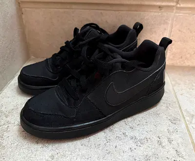 Nike Court Borough Low Size 36
