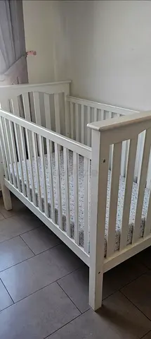 Pottery Barn Kendall Crib + conversion kit