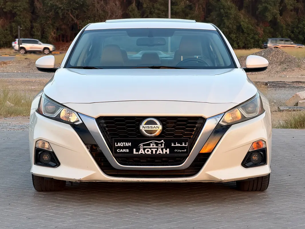 Nissan Altima 2020 — photo 1 of 19