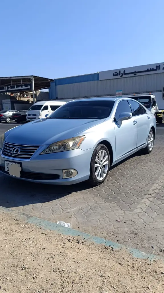Lexus ES-Series 2010 — photo 1 of 10