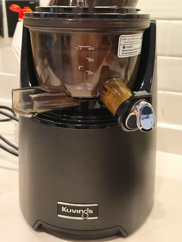 Premium Kuvings Korean juicer, black leather for sale ( Original price AED 2,600)